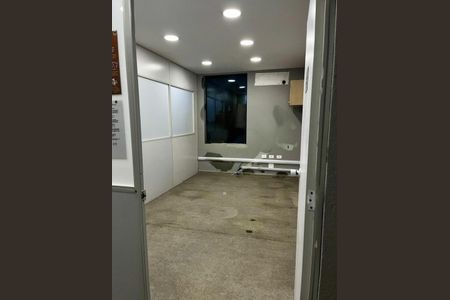 Casa à venda com 10 quartos, 572m² em Granja Julieta, São Paulo