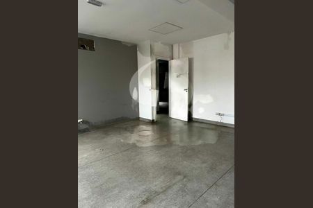Casa à venda com 10 quartos, 572m² em Granja Julieta, São Paulo