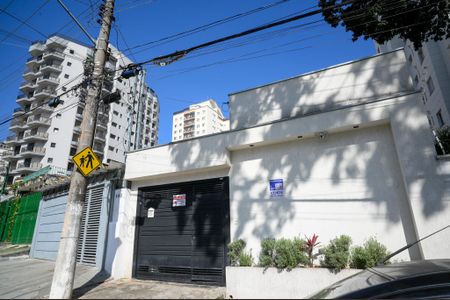 Fachada de casa à venda com 3 quartos, 462m² em Vila Gumercindo, São Paulo