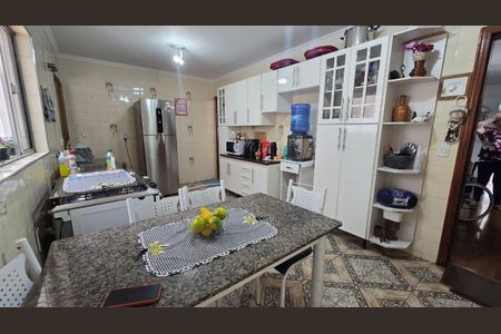 Casa à venda com 3 quartos, 179m² em Jardim Peri, São Paulo