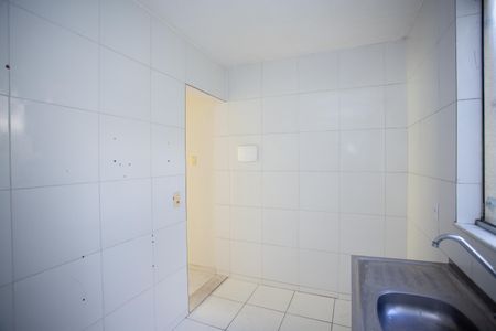 Cozinha e Área de Serviço de apartamento para alugar com 2 quartos, 45m² em Jardim Laguna, Contagem
