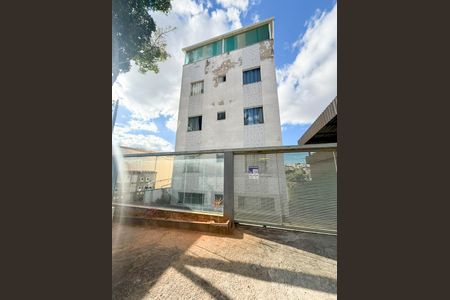 Fachada de apartamento para alugar com 2 quartos, 45m² em Jardim Laguna, Contagem