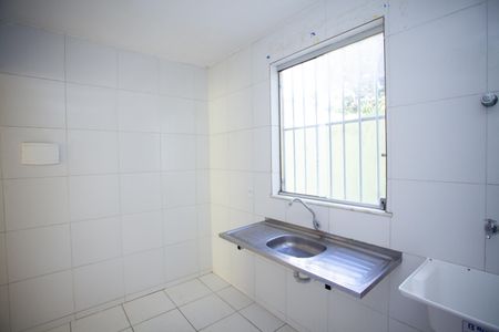 Cozinha e Área de Serviço de apartamento para alugar com 2 quartos, 45m² em Jardim Laguna, Contagem