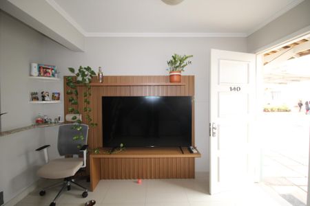 Sala de casa de condomínio à venda com 2 quartos, 102m² em Humaitá, Porto Alegre