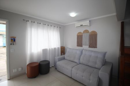 Casa de condomínio à venda com 102m², 2 quartos e 1 vagaSala