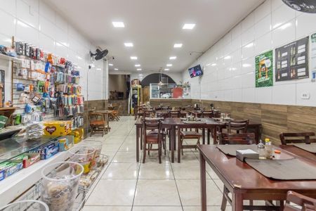 Casa à venda com 300m², 2 quartos e 3 vagas