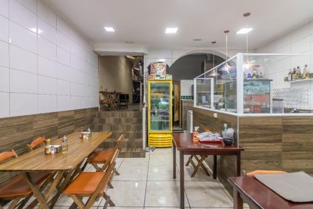 Casa à venda com 300m², 2 quartos e 3 vagas