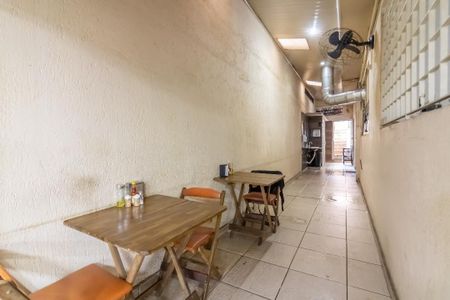 Casa à venda com 300m², 2 quartos e 3 vagas