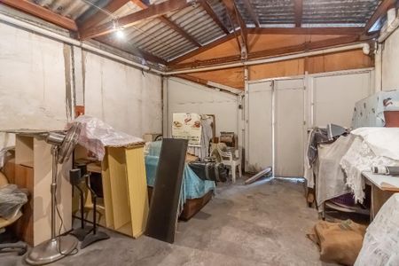 Casa à venda com 300m², 2 quartos e 3 vagas