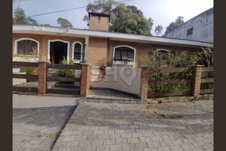 Casa à venda com 4 quartos, 300m² em Vila Albertina, São Paulo