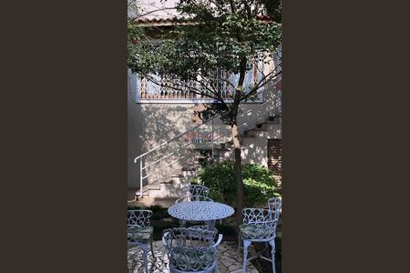 Casa à venda com 3 quartos, 250m² em Jardim Petropolis, São Paulo