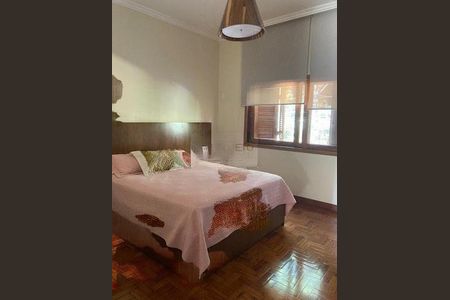 Casa à venda com 3 quartos, 250m² em Jardim Petropolis, São Paulo