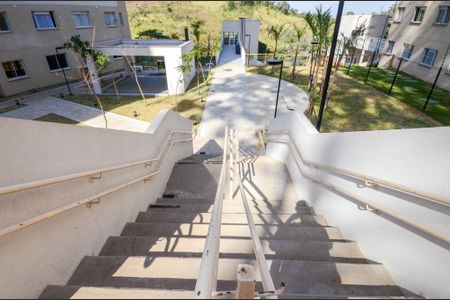Apartamento à venda com 60m², 2 quartos e sem vaga Apartamento à venda com 60m², 2 quartos e sem vagaEscada