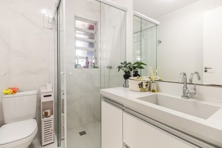 Apartamento à venda com 63m², 2 quartos e sem vaga Apartamento à venda com 63m², 2 quartos e sem vagaBanheiro Social