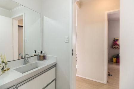 Apartamento à venda com 63m², 2 quartos e sem vaga Apartamento à venda com 63m², 2 quartos e sem vagaBanheiro Social