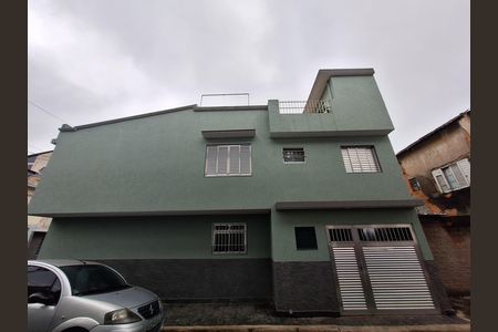 Casa à venda com 57m², 3 quartos e 1 vaga Casa à venda com 57m², 3 quartos e 1 vagaFachada