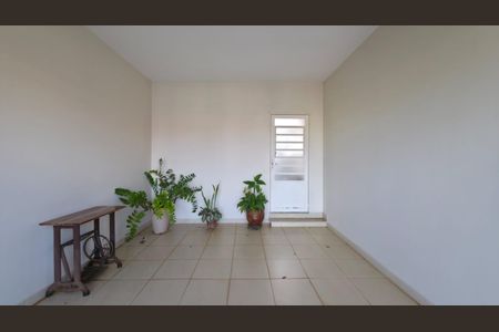 Casa para alugar com 173m², 3 quartos e 2 vagas Casa para alugar com 173m², 3 quartos e 2 vagasEntrada