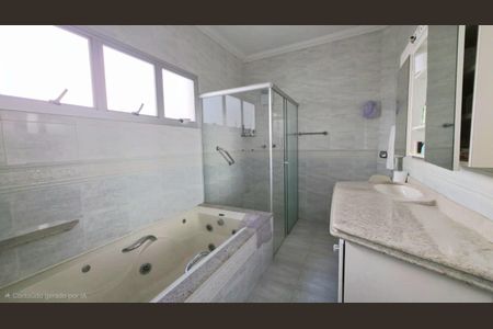 Casa para alugar com 173m², 3 quartos e 2 vagas Casa para alugar com 173m², 3 quartos e 2 vagasBanheiro