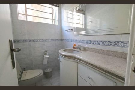 Casa à venda com 173m², 3 quartos e 2 vagasBanheiro