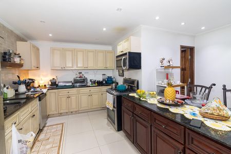 Casa para alugar com 460m², 4 quartos e sem vagaCozinha