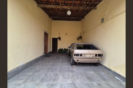 Garagem de casa à venda com 3 quartos, 200m² em Vila Alto de Santo Andre, Santo André