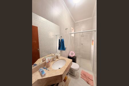 Casa para alugar com 330m², 3 quartos e 6 vagasBanheiro Social