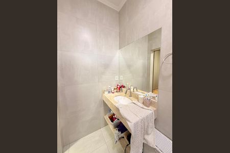 Casa para alugar com 330m², 3 quartos e 6 vagasBanheiro da Suíte