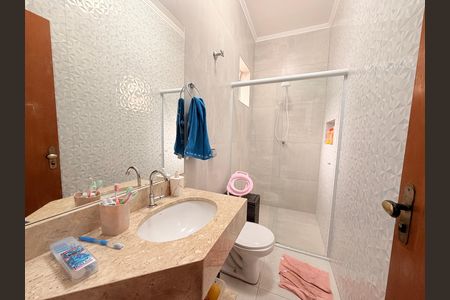 Casa para alugar com 330m², 3 quartos e 6 vagasBanheiro Social