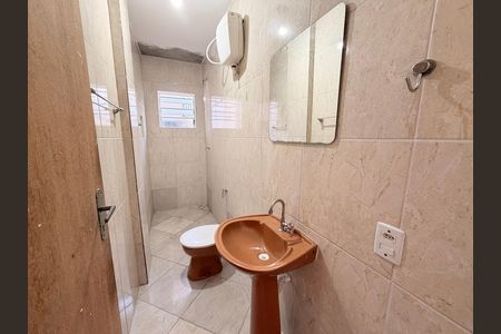 Casa para alugar com 330m², 3 quartos e 6 vagasBanheiro externo