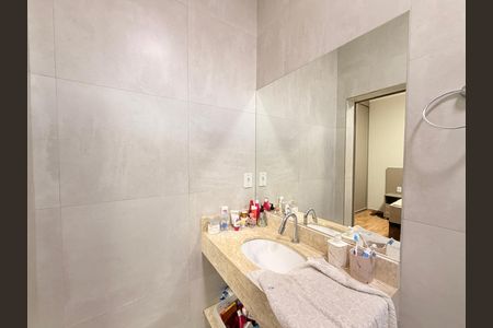 Casa para alugar com 330m², 3 quartos e 6 vagasBanheiro da Suíte