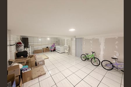 Casa para alugar com 330m², 3 quartos e 6 vagasPorão