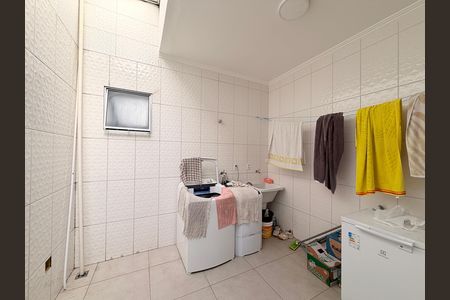 Casa para alugar com 330m², 3 quartos e 6 vagasÁrea de Serviço