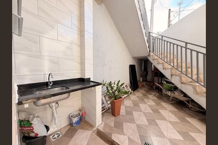 Casa para alugar com 330m², 3 quartos e 6 vagasQuintal