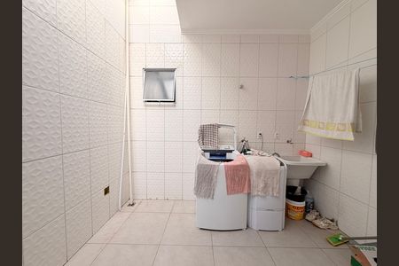 Casa para alugar com 330m², 3 quartos e 6 vagasÁrea de Serviço