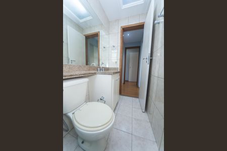 Banheiro Social de apartamento para alugar com 3 quartos, 101m² em Belvedere, Belo Horizonte
