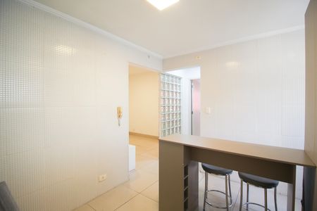 Cozinha de apartamento para alugar com 2 quartos, 60m² em Itaim Bibi, São Paulo
