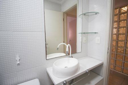 Banheiro de apartamento para alugar com 2 quartos, 60m² em Itaim Bibi, São Paulo