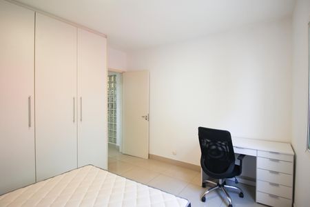 Quarto 2 de apartamento para alugar com 2 quartos, 60m² em Itaim Bibi, São Paulo