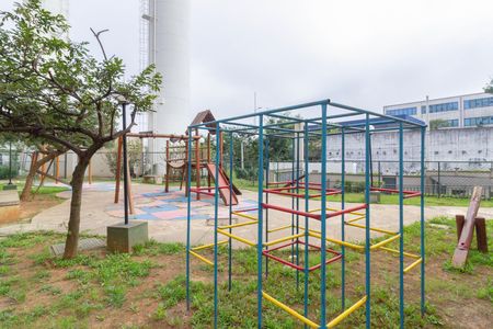Apartamento para alugar com 44m², 2 quartos e 1 vaga Apartamento para alugar com 44m², 2 quartos e 1 vagaÁrea comum - Playground