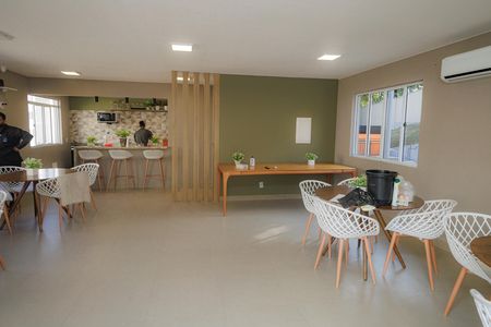 Apartamento para alugar com 48m², 2 quartos e 1 vaga Apartamento para alugar com 48m², 2 quartos e 1 vagaÁrea comum - Salão de festas