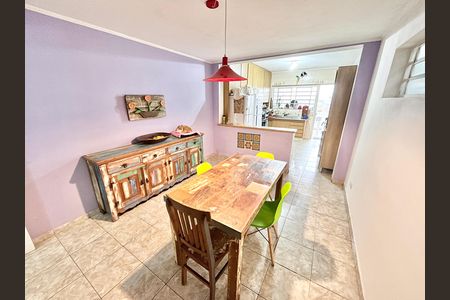 Casa à venda com 189m², 4 quartos e 4 vagas Casa à venda com 189m², 4 quartos e 4 vagasSala de Jantar