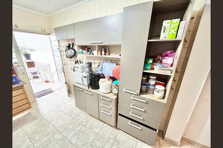 Casa à venda com 189m², 4 quartos e 4 vagas Casa à venda com 189m², 4 quartos e 4 vagasCozinha