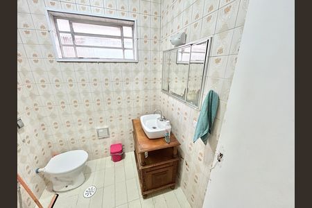 Casa à venda com 189m², 4 quartos e 4 vagas Casa à venda com 189m², 4 quartos e 4 vagasBanheiro