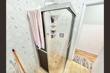 Casa à venda com 189m², 4 quartos e 4 vagas Casa à venda com 189m², 4 quartos e 4 vagasBanheiro da Suíte