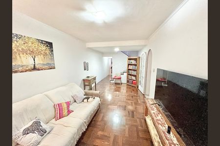 Casa à venda com 189m², 4 quartos e 4 vagas Casa à venda com 189m², 4 quartos e 4 vagasSala