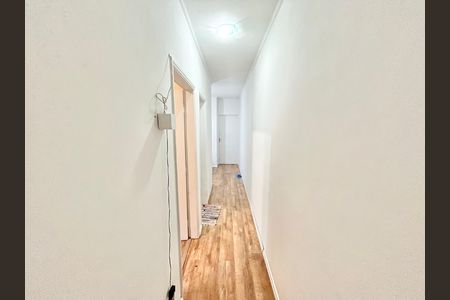 Casa à venda com 189m², 4 quartos e 4 vagas Casa à venda com 189m², 4 quartos e 4 vagasCorredor