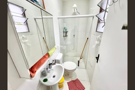 Casa à venda com 189m², 4 quartos e 4 vagas Casa à venda com 189m², 4 quartos e 4 vagasBanheiro da Edícula