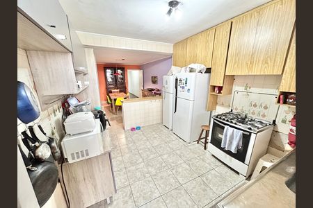 Casa à venda com 189m², 4 quartos e 4 vagas Casa à venda com 189m², 4 quartos e 4 vagasCozinha