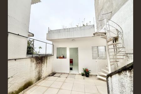Casa à venda com 189m², 4 quartos e 4 vagas Casa à venda com 189m², 4 quartos e 4 vagasQuintal