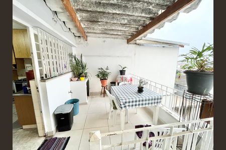Casa à venda com 189m², 4 quartos e 4 vagas Casa à venda com 189m², 4 quartos e 4 vagasVaranda